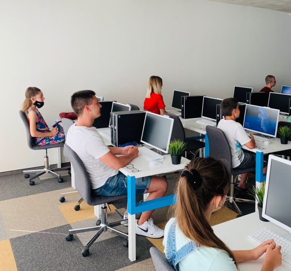 Курсисти в час