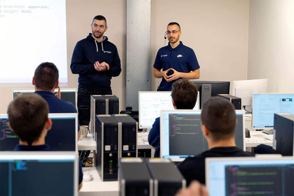 Възрастни: Снимка 1 - Снимка 1