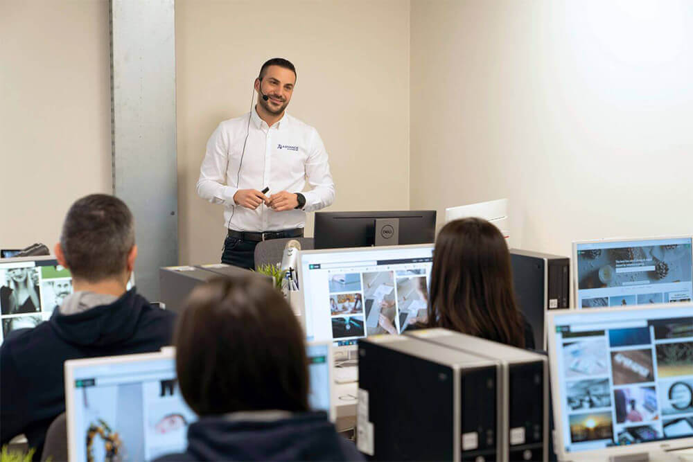 Възрастни: Снимка 3 - Снимка 3